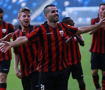 השחקנים רוצים אותו בקבוצה. בן עשור