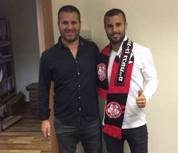 החתמה משמעותית. לוי בצוותא עם סוכנו אורן יחזקאל