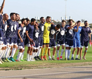 שחקני טבריה חוגגים מאושר (עודד חסין)