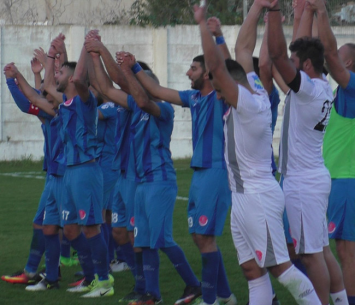 שחקני שפרעם חוגגים בסיום (יאללה ספורט)