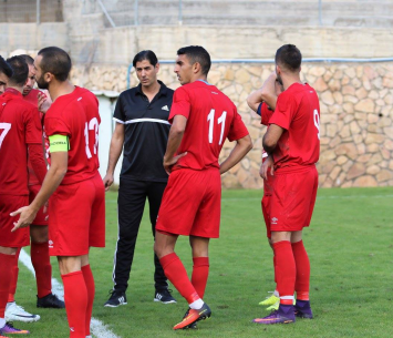 חלקם יעזבו כבר השבוע. שחקני כפר כנא והמאמן (עודד חסין)