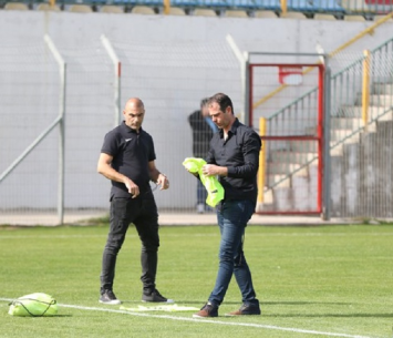 מקווה לעתיד טוב יותר. דנינו ופלאש (וואסים מוואסי)