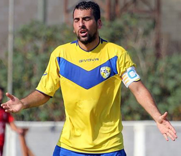 ישב בשישי ביציע. בן חיים (לירן דורף)