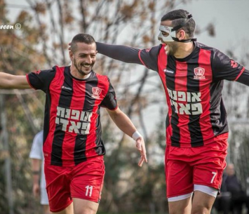 אבי מלכה חלוץ דבוריה (משמאל) (איהאם ג'בארין, יאללה ספורט)