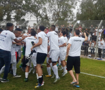 שחקני כפר קאסם חוגגים (תאמר סרסור)