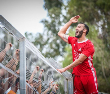 דור הלוי חוגג עם הקהל (וואסים מוואסי)