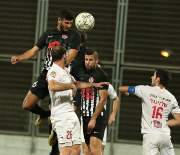 רון אדרי מעל הרשקוביץ (נזיה סולטאן)