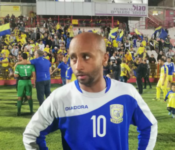 ברוך דגו בסיום (אביחי דלאל)