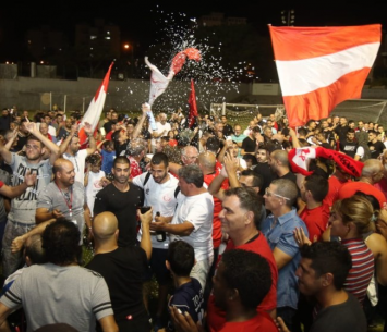 החגיגות במגרש העירוני נמשכו עד אור הבוקר (שלומי גבאי)