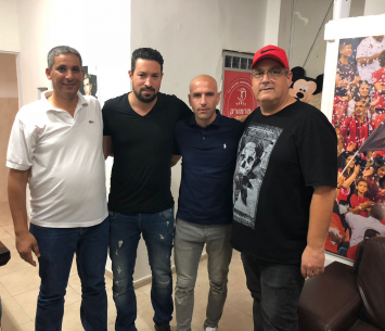 שביט במעמד החתימה