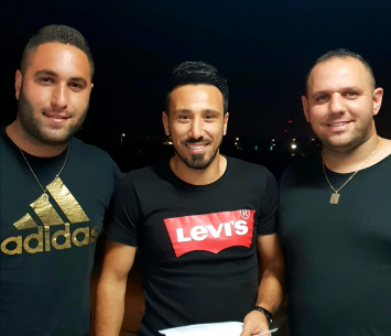 פודי במעמד החתימה