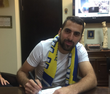 חיזוק ענק. בן חיים במעמד החתימה