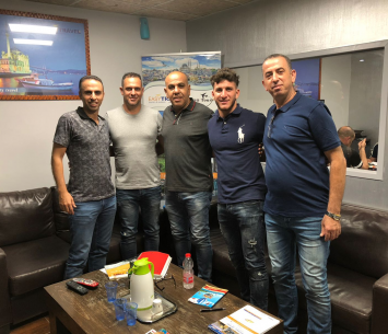 סולטן במעמד החתימה