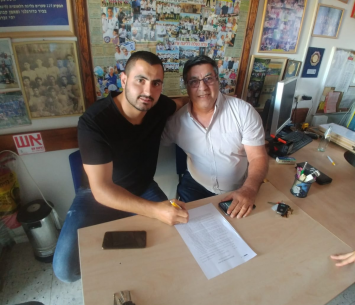 חכים במעמד החתימה