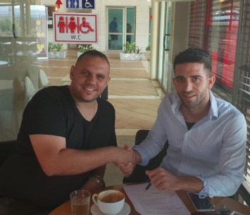 נאש יחד עם היושב ראש לירן דניאל