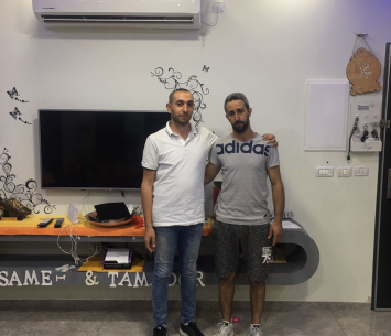 סרחאן במעמד החתימה