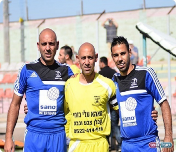 כל המשפחה ביחד. בני משפחת סימן טוב