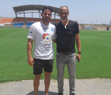 סיידר במעמד החתימה