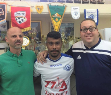 השחקן במעמד הסיכום (האתר הרשמי)