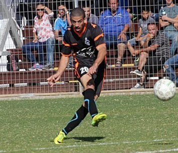 מגיע לבמה המרכזית. גמליאל