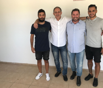 השניים במעמד החתימה