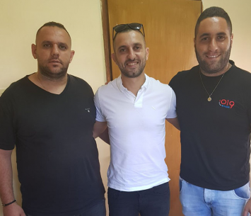 חטיב במעמד החתימה