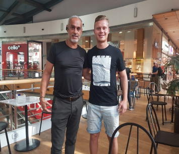 פרידריך וסופר במעמד החתימה