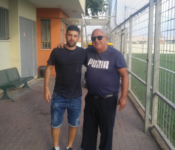 החתמה מעניינת. ברקוביץ במעמד החתימה