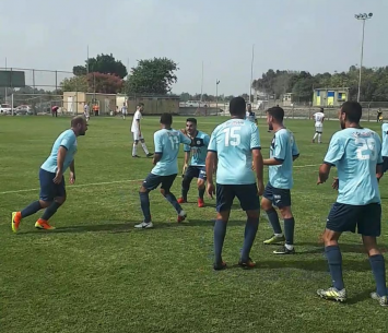 שחקני נווה שאנן לפני המשחק