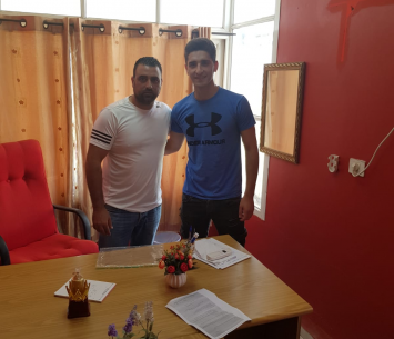 חטיב במעמד החתימה