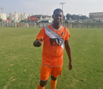 אושרי ביינה מאושר בסיום (אביחי דלאל)