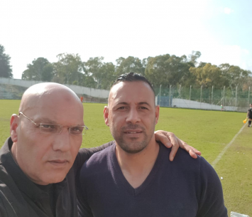 סמיר מנאע (משמאל)