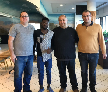 ימפולסקי במעמד החתימה