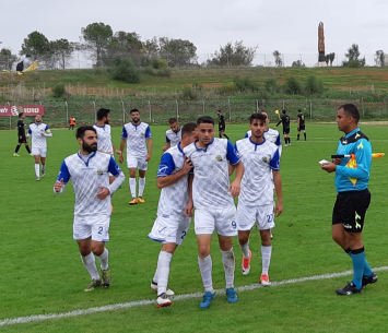 ספורטס לאחר כיבוש השער. (הלב הצהוב MKG)