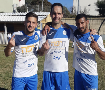 שלושת הכובשים למנצחים. צילום: אדיר יזירף דוברות נו