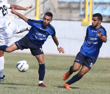 כל המועדון בבלאגן. שחקני אזור (payperlens)