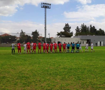 שחקני הקבוצות בפתיחת המשחק (דף הפייסבוק הפועל גדרה)