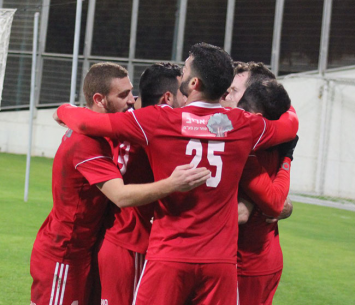 שחקני אום אל פאחם חוגגים (דאפר מחאמיד)