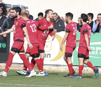 בן בנימין חוגג עם שחקני קאסם (payperlens)