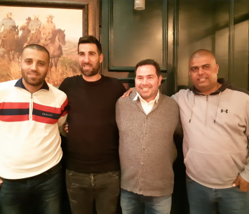 זיו במעמד החתימה