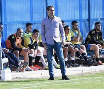 מאמנה החדש של צור שלום. דנינו (ארנון לוי)