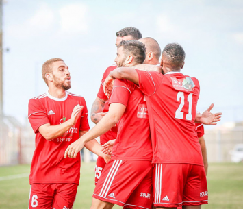 השמפניות בדרך. שחקני אום אל פאחם (נזיה סולטאן)