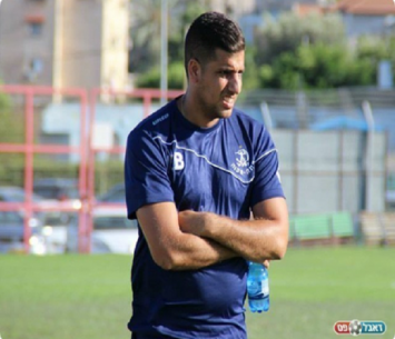 נחוש לקראת המשחק. בראון