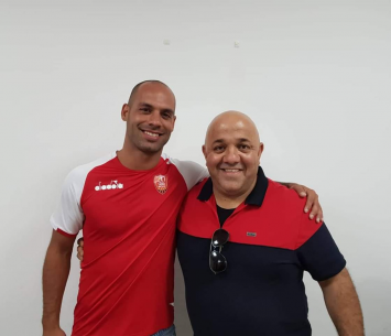 בן לולו לצדו של היו