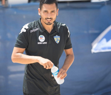 נחוש בדרכו. לוי