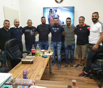 דוחי במעמד החתימה