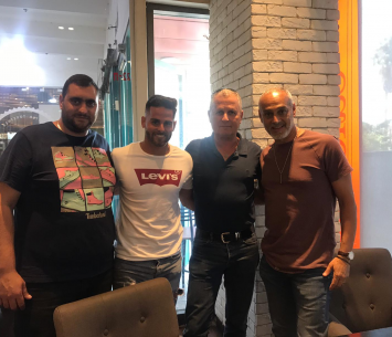 סיידר במעמד החתימה