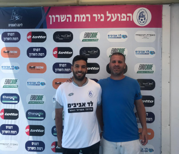 ששונקר לצד סוכנו אורן יחזקאל