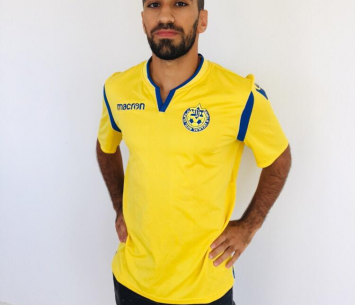 שמש במדים החדשים שלו