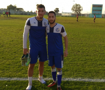 מחפש בית חדש. שעבאן (הימני בתמונה)